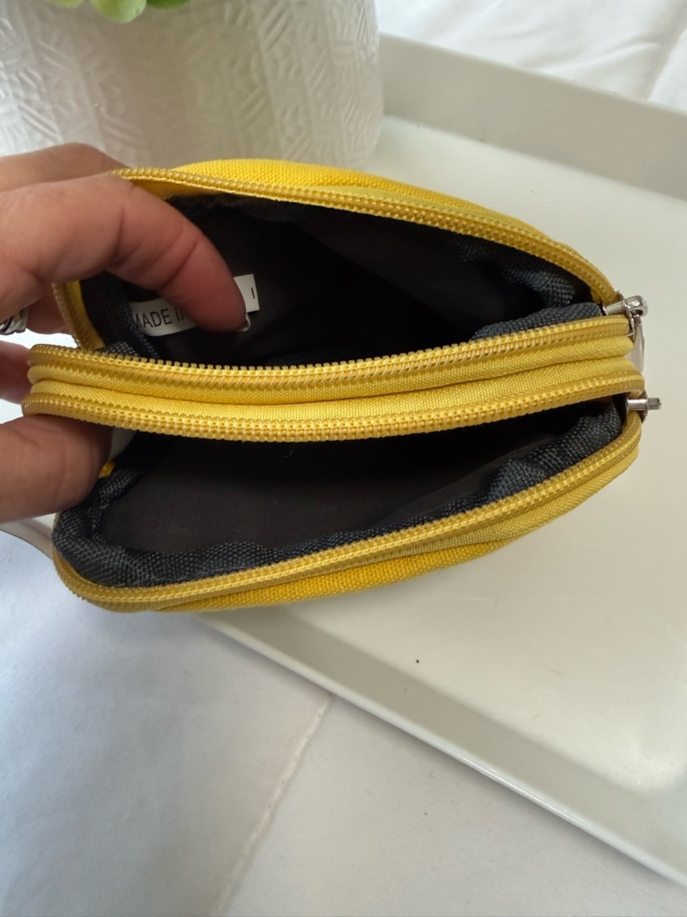 NWT- Yellow School Bus Kids Coin  zip Pouch . Novelty pouch. - Picture 7 of 8